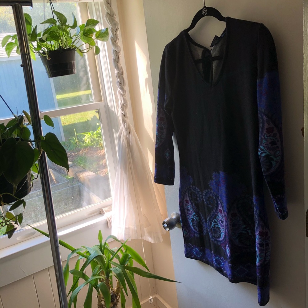 black stretchy dress